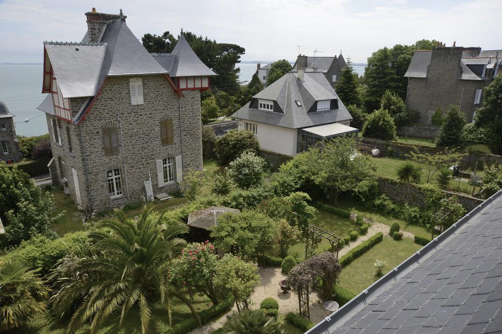 Bed and Breakfast La Maison De La Marine Cancale Exterior foto